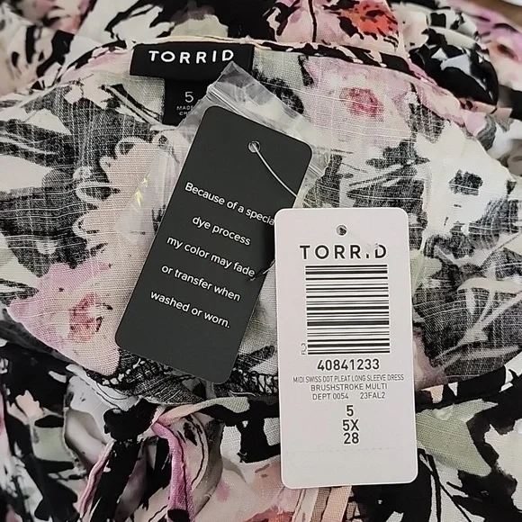 Torrid - Midi Swiss Dot Pleat Long Sleeve Dress in Brushstroke Multi Floral‌‌‌ - Picture 7 of 13